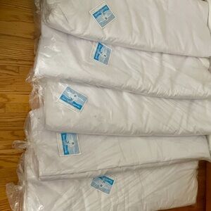 Plush White Pillows for Luxurious Comfort